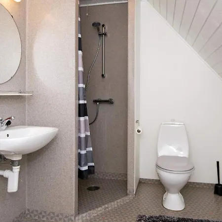 Five-bedroom Holiday In 15 Ferienhaus Blåvand