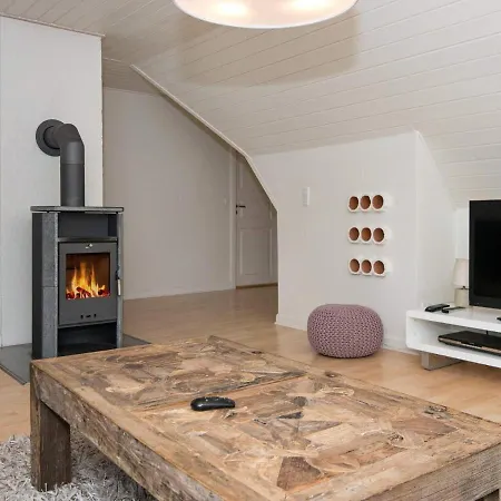 Five-bedroom Holiday In 15 Holiday home Blavand