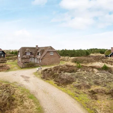 Ferienhaus Five-bedroom Holiday In 15 *