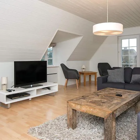 Ferienhaus Five-bedroom Holiday In 15 Blåvand